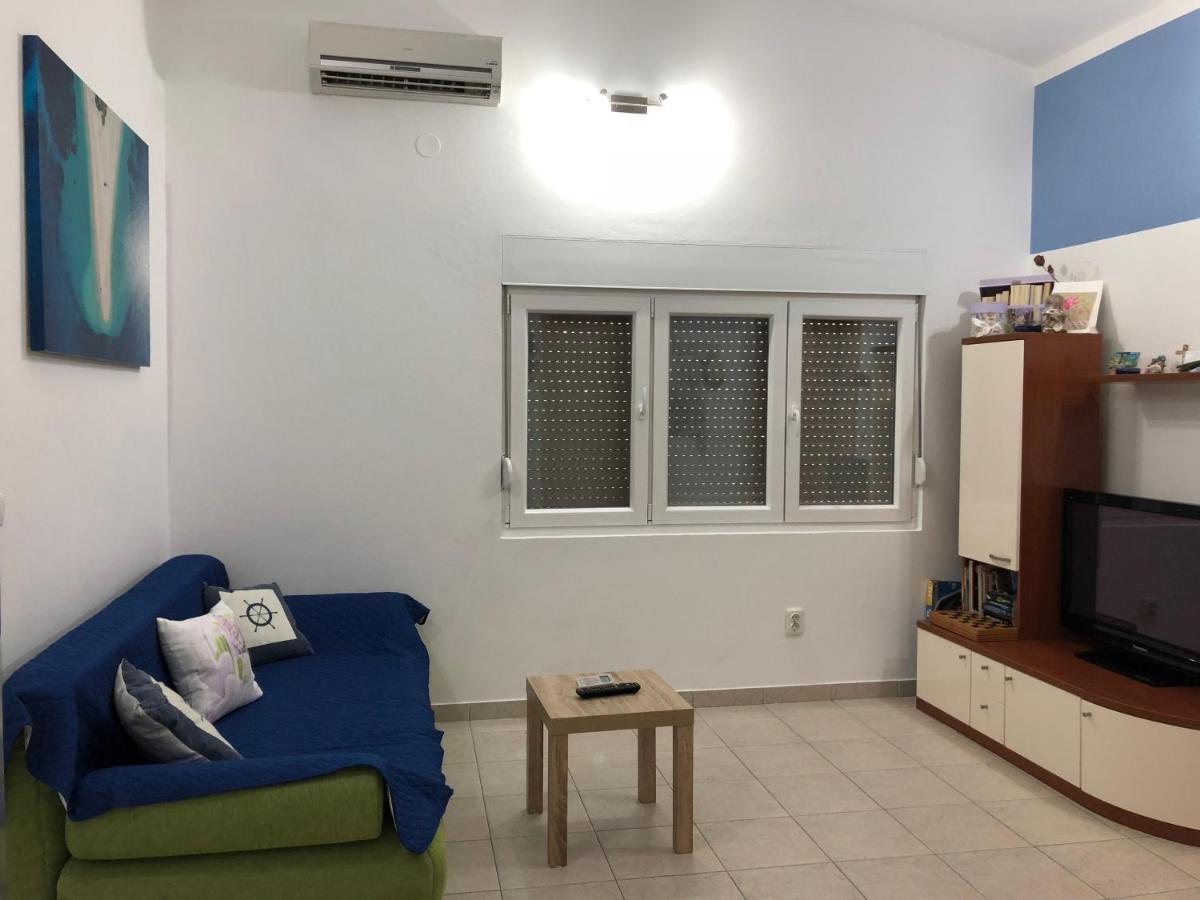 Apartman Luka Vir Apartment Exterior photo